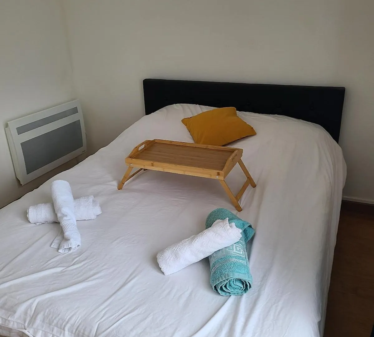 Appartement Morlaix Pres De La Gare Avec 2 Chambres 0*,  France